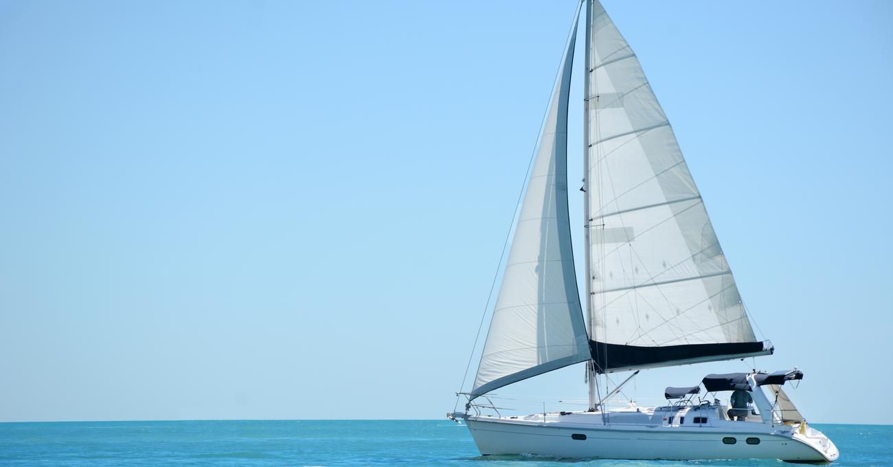 How Do Sailboats Float? Life of Sailing