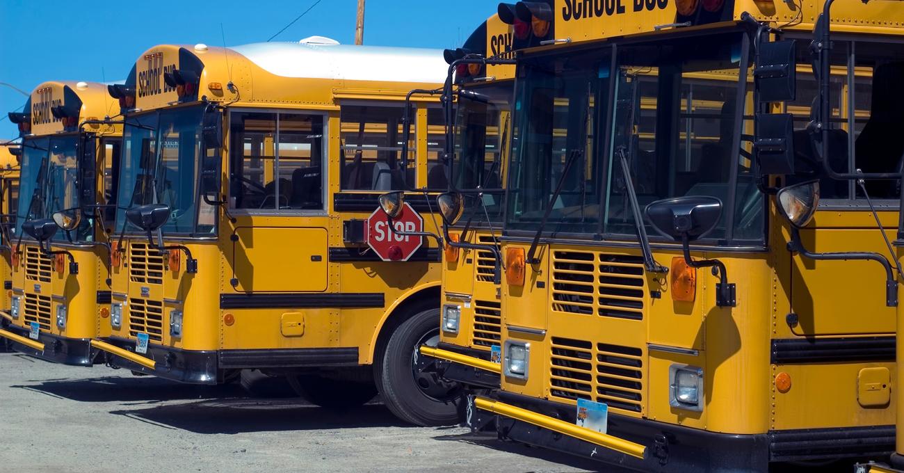 How Many Tires Does A School Bus Have? CarShtuff