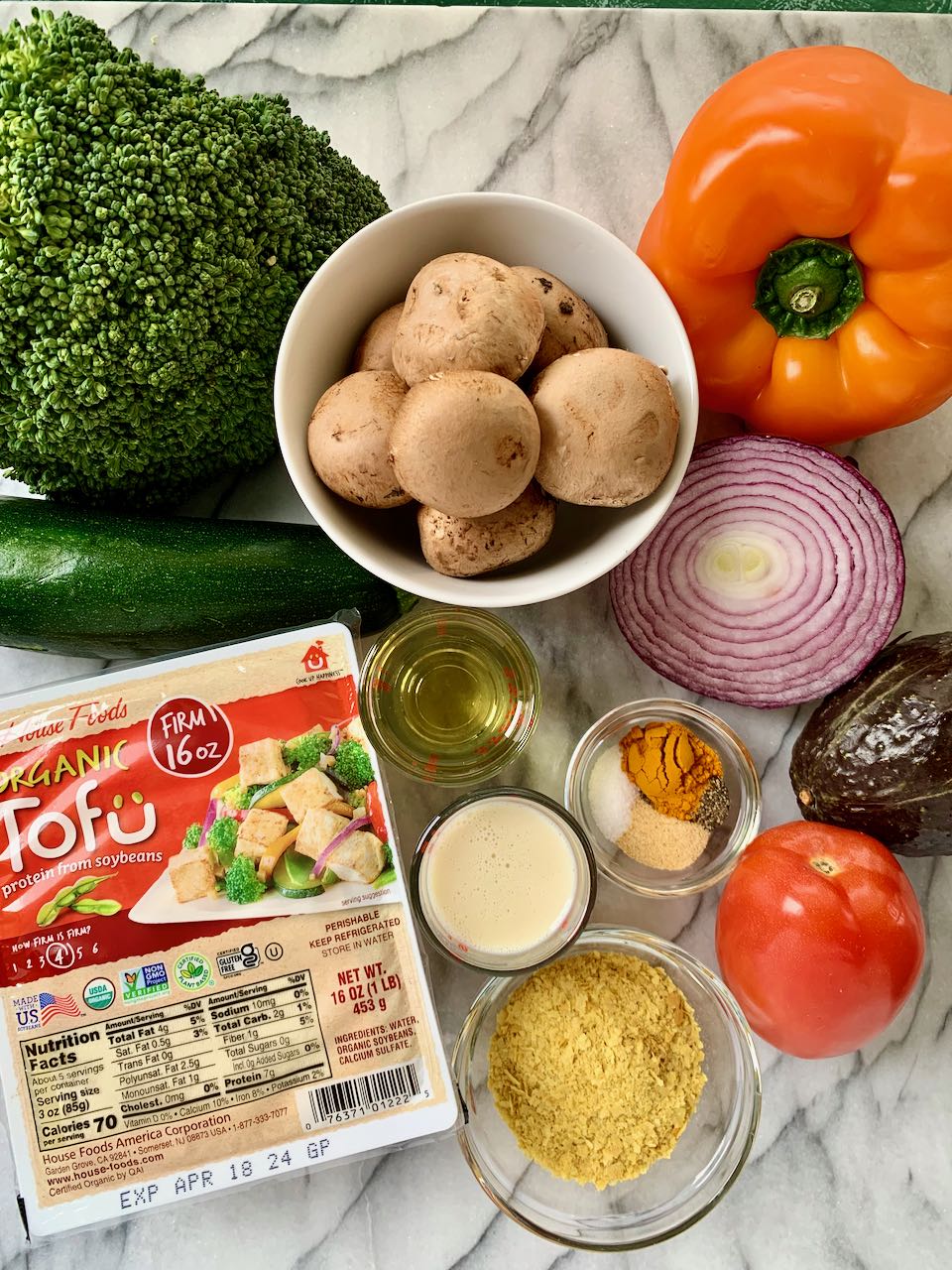 Rainbow Veggie Tofu Scramble