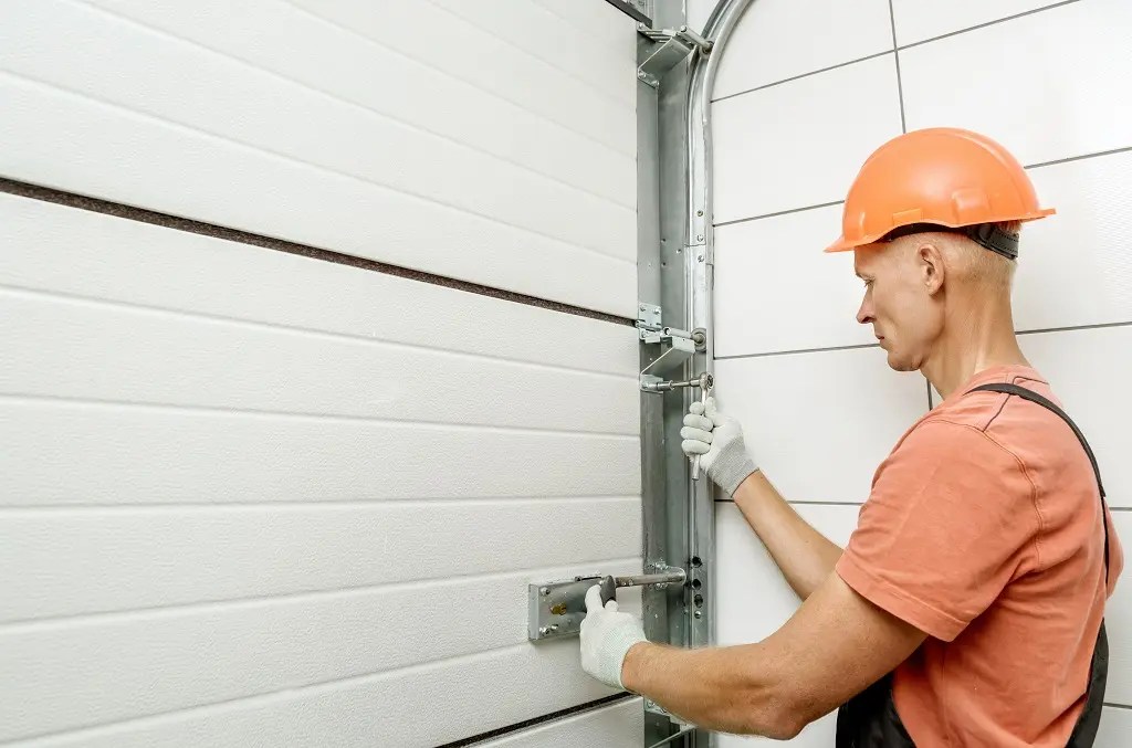 How Much Does It Cost to Replace Garage Door Hinges? Safety Garage Door