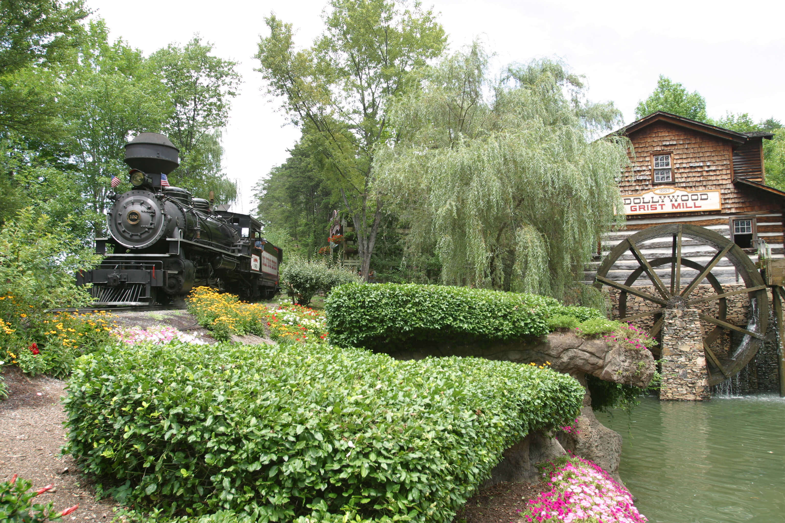 Dollywood's Success Strategies Guest Experience, Partnerships, and Di