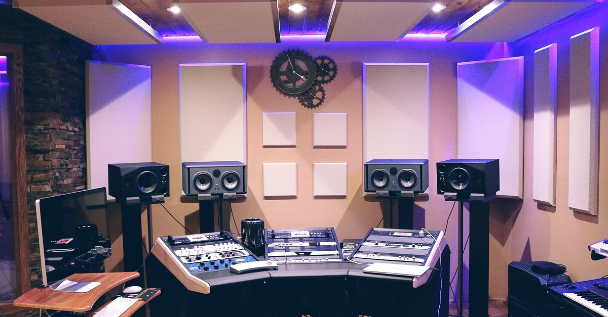 Reverb vs Delay Explained What's The Difference?