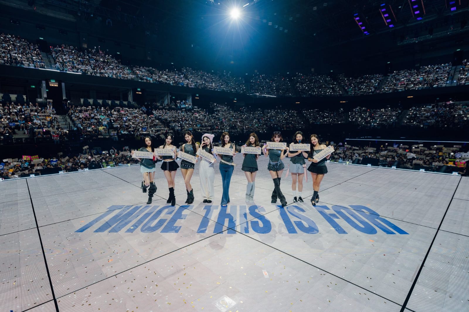 Twice World Tour 2023 TWICE Resmi Rilis Tanggal World Tour 2026 “InTheRound” TRAX