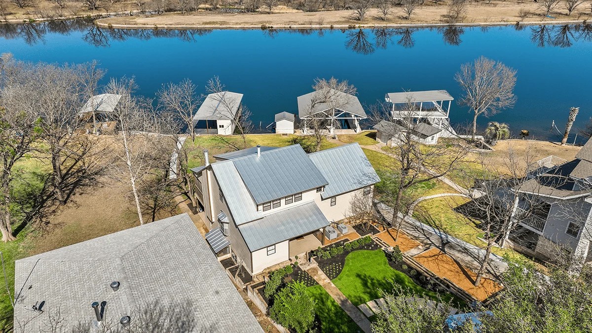 120 CR 119A, Waterfront Lake LBJ Home DMTX Realty Group