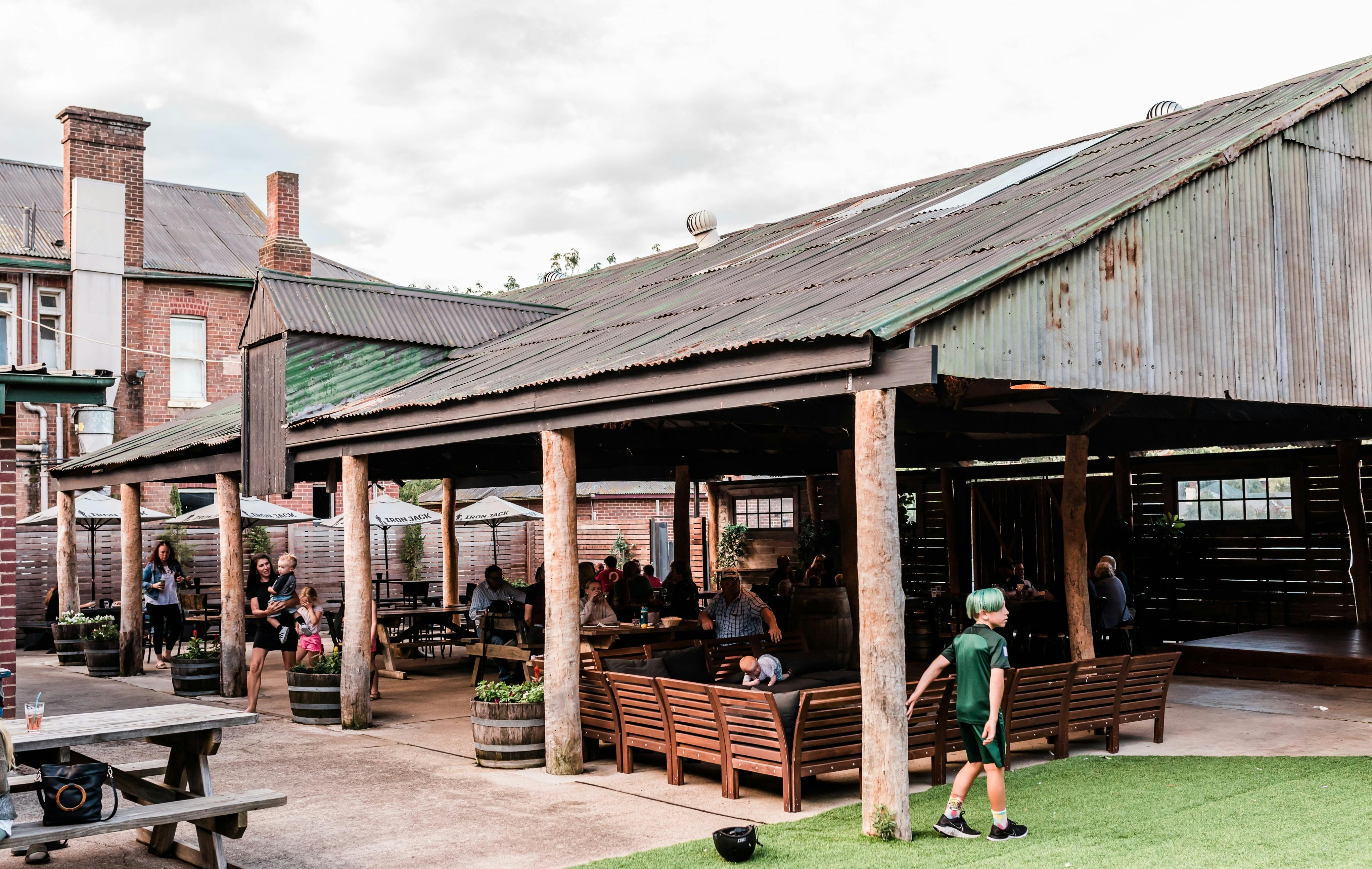 The Clubhouse Hotel NSW Holidays & Things to Do