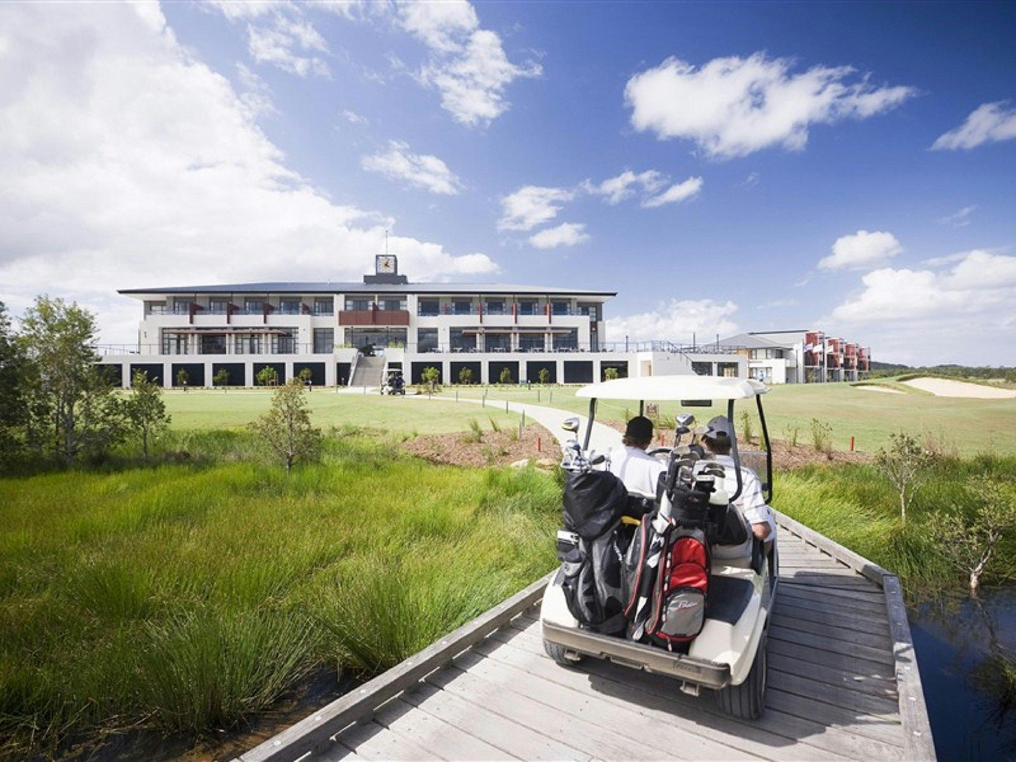 Kooindah Waters Golf Club NSW Holidays & Things to Do