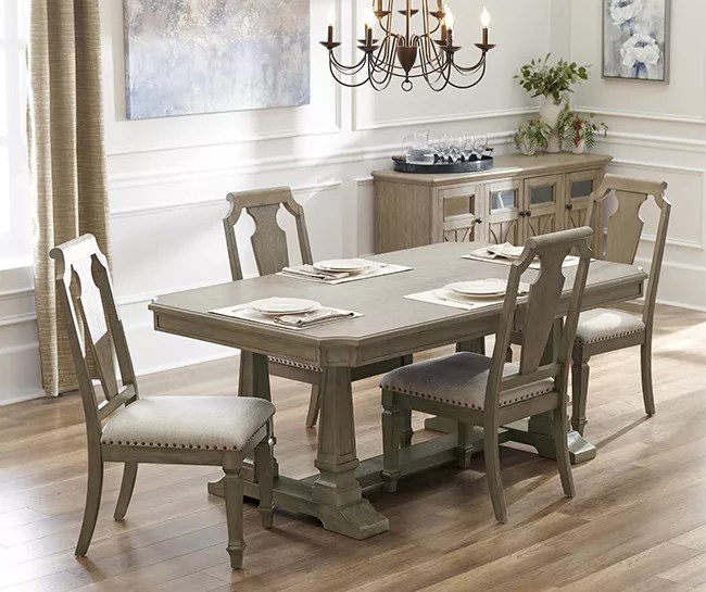 Broyhill Dining Room Set