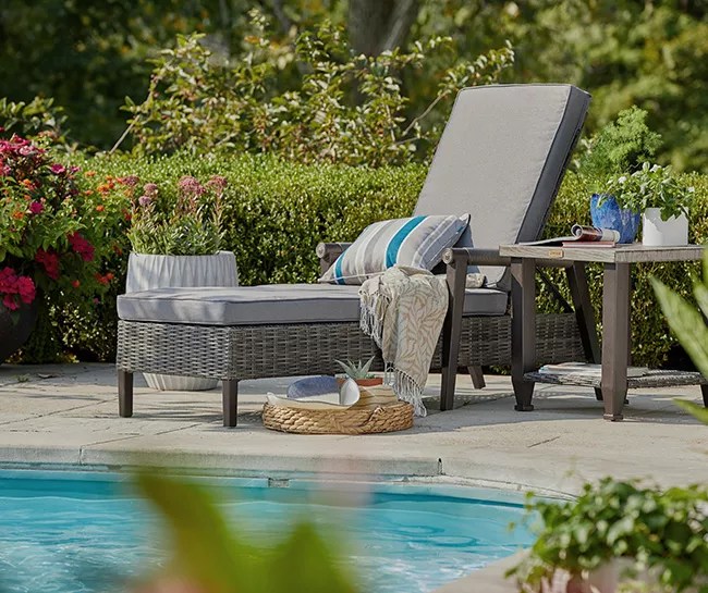 Broyhill Legacy Thornwood Cushioned Patio Lounge Set Big Lots