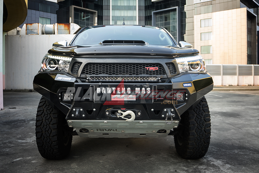Modifikasi Toyota Hilux untuk Heavy Offroad