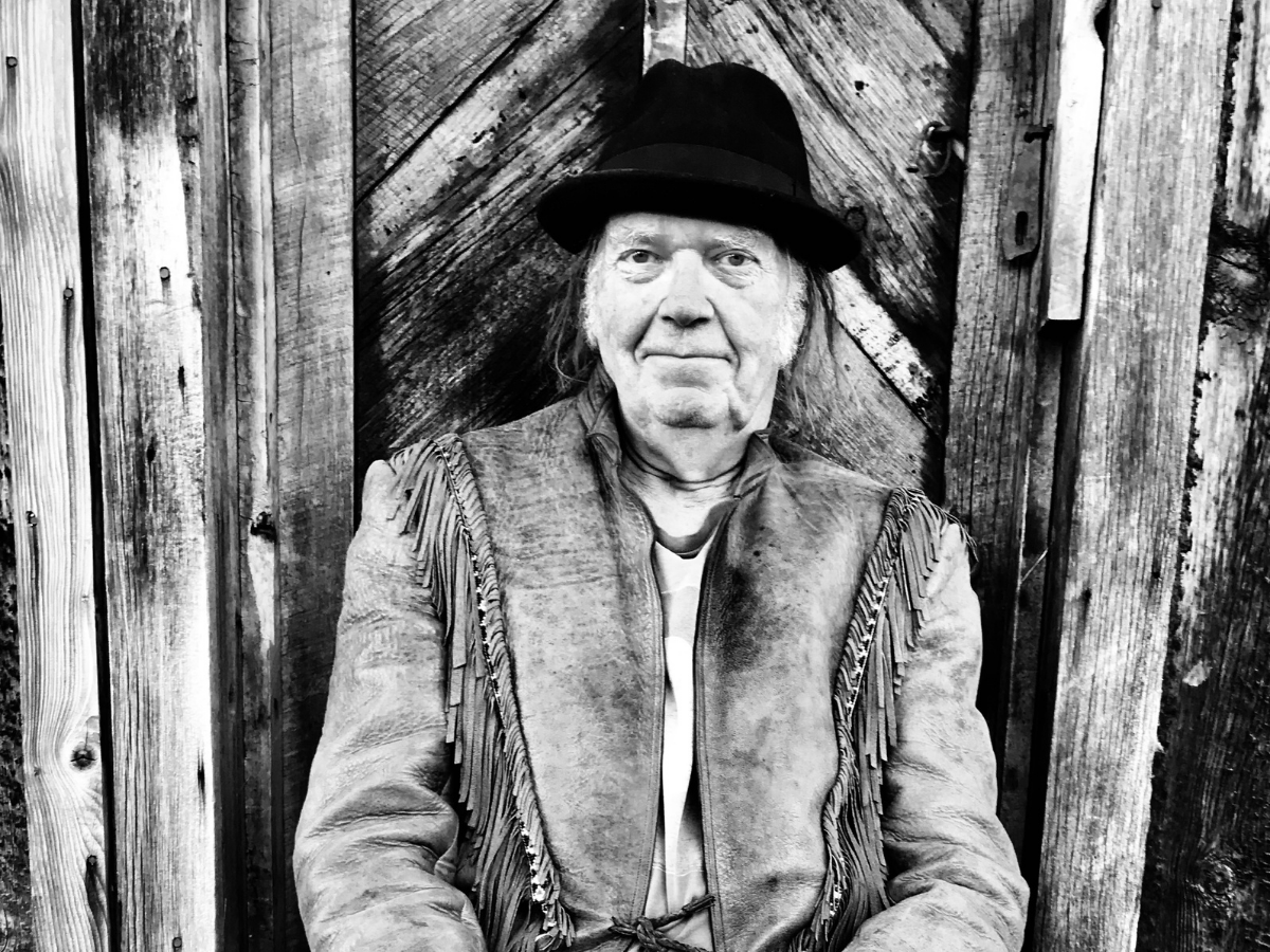 Neil Young album review too sad for the 00s, Toast is finally here Buzz