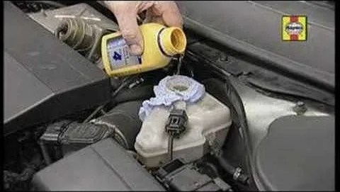 How to Top up your car's brake fluid