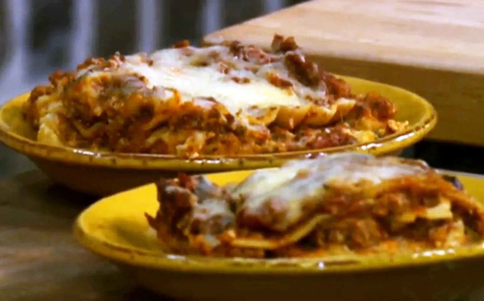 How to Make Lots O'Meat Lasagna with Paula Deen