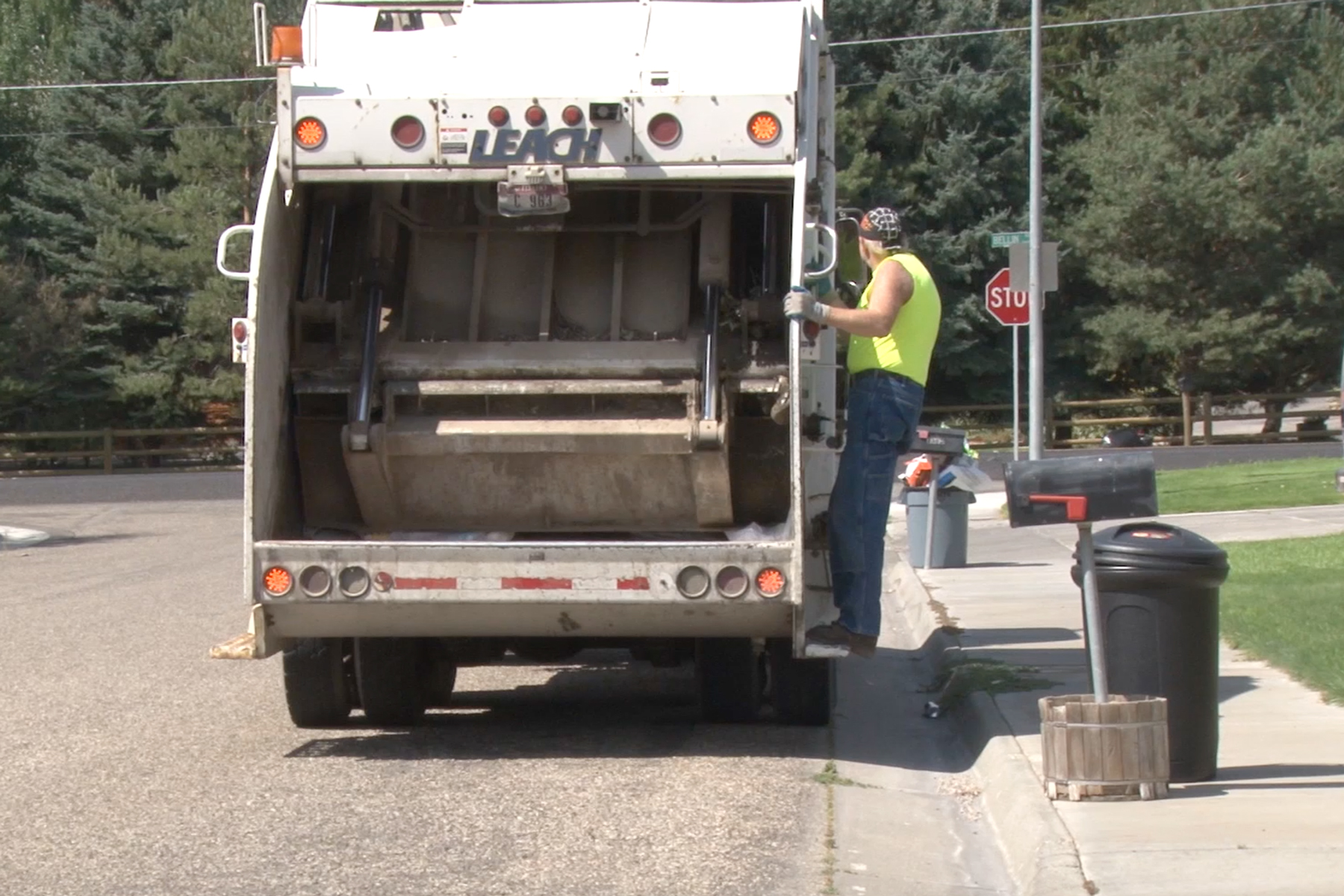 Automated garbage collection begins in Idaho Falls East Idaho News