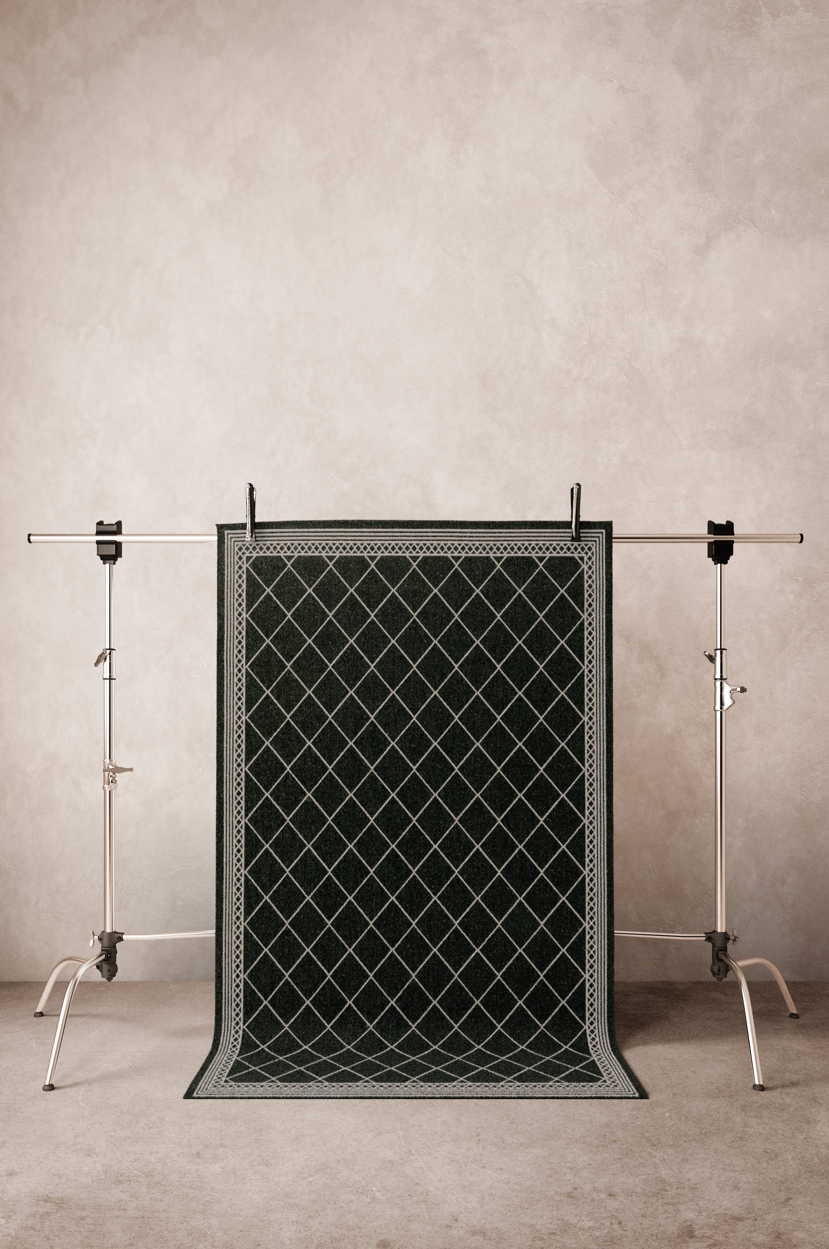 KIARA Flach gewebter Teppich 135 x 190 cm Schwarz Teppiche Jotex