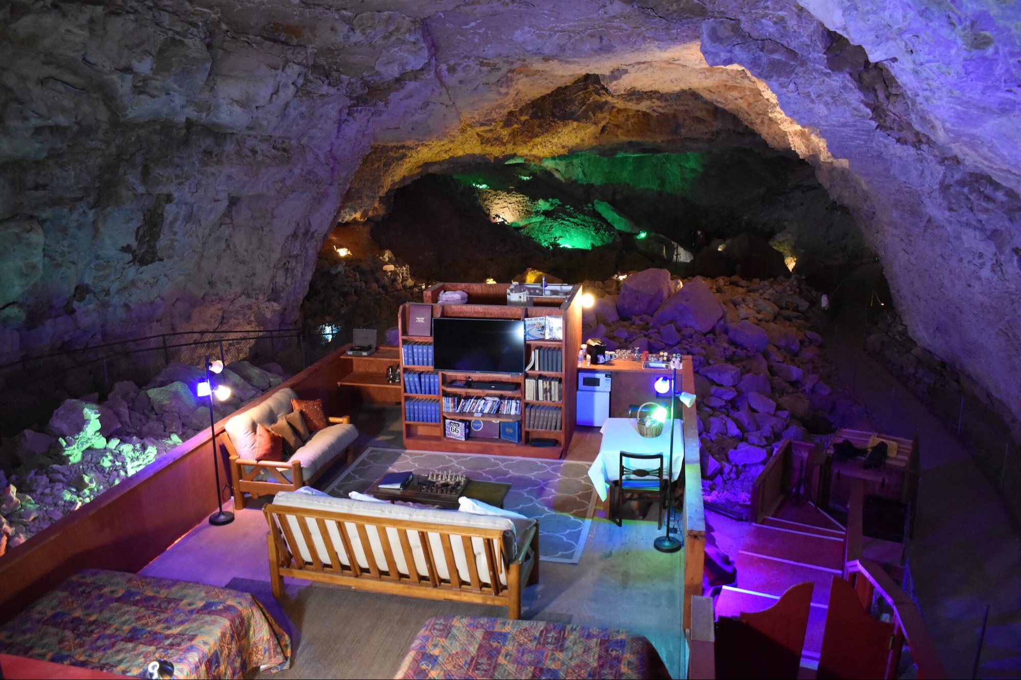 Tourists Rescued From 26Hours Underground in Grand Canyon Caverns