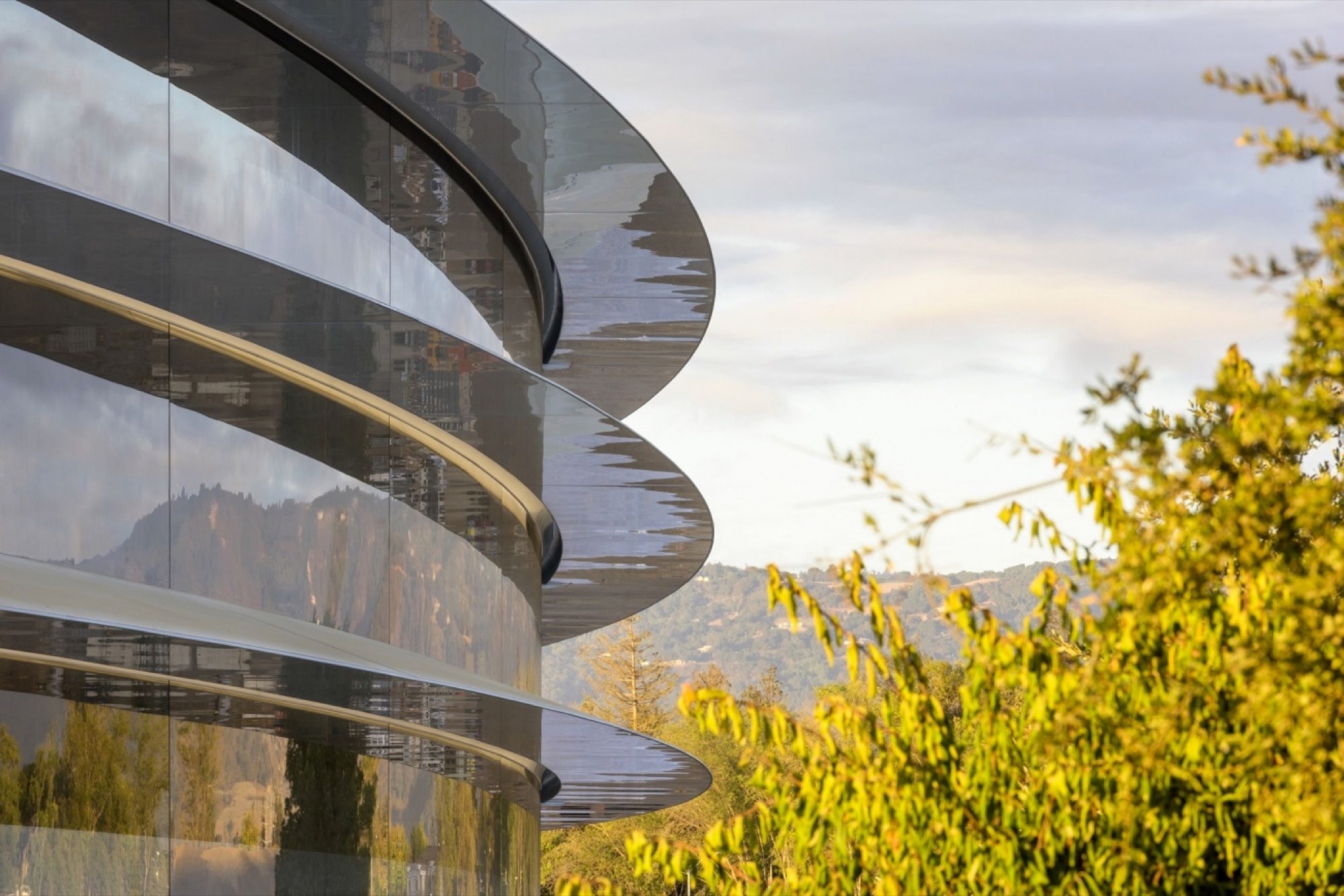 15 Things to Know About the 'Apple Park' Spaceship Campus