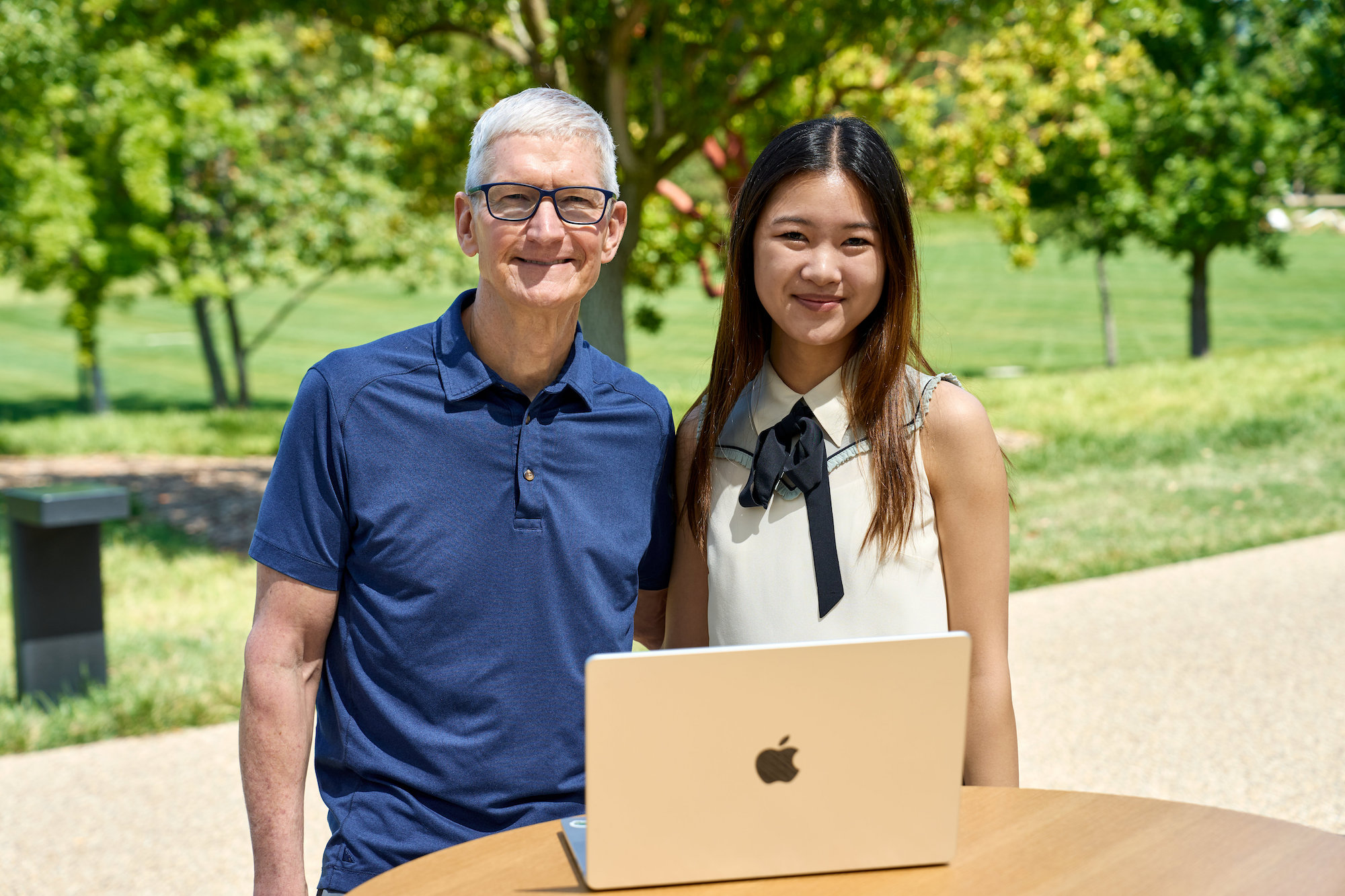 Meet the winner of Swift Student Challenge at WWDC Apple
