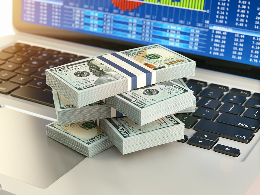 VMware (VMW) Gains As Market Dips: What You Should Know