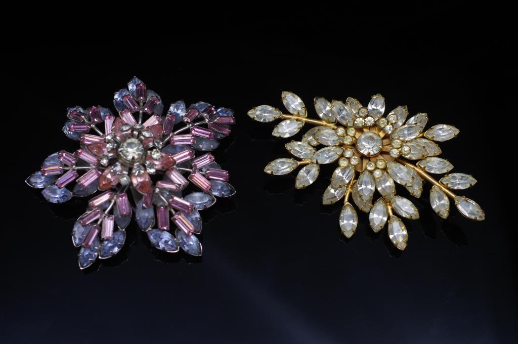 Simpson and Jewel crest brooches Barsby Auctions Find Lots Online