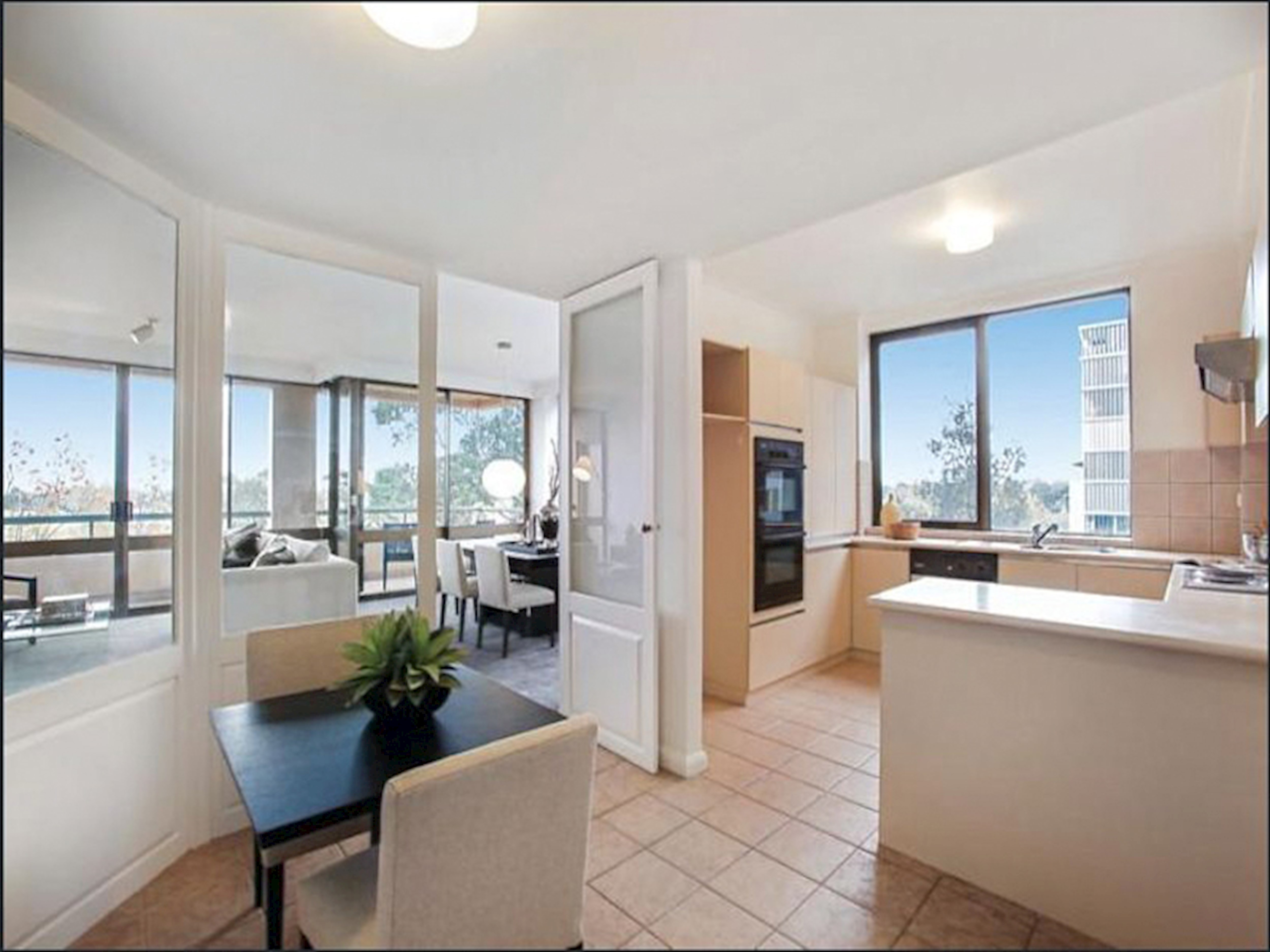 House share St Kilda Road, Melbourne 230pw, 3 bedroom apartment