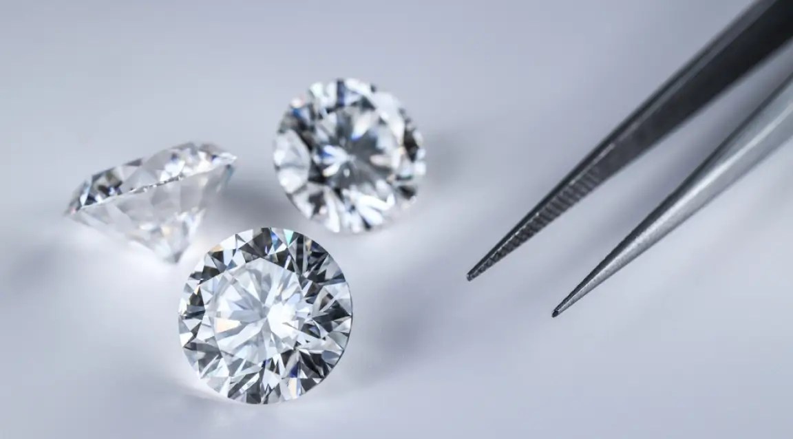 Customizing Your VVS Diamond Earrings Friendly Diamonds