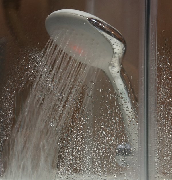 Watch your water bill go down with the Hydrao smart shower head