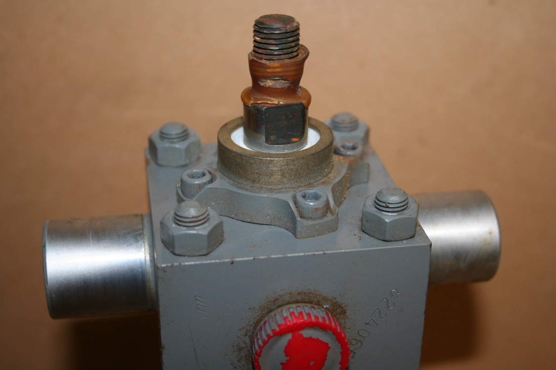 Pneumatic cylinder trunnion mount AV 81B2N 3 in stroke Miller Fluid Unused