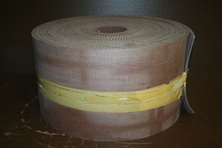 Conveyor belt Neoprene Rough top Lagging 3ply 9x720 inch Unused