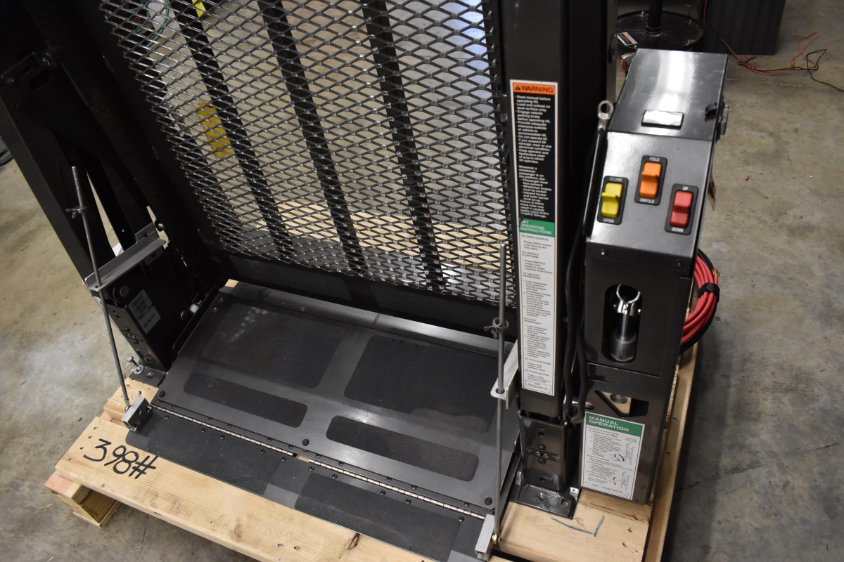 Braun NL955SE Millennium 2 Series Wheelchair Lift