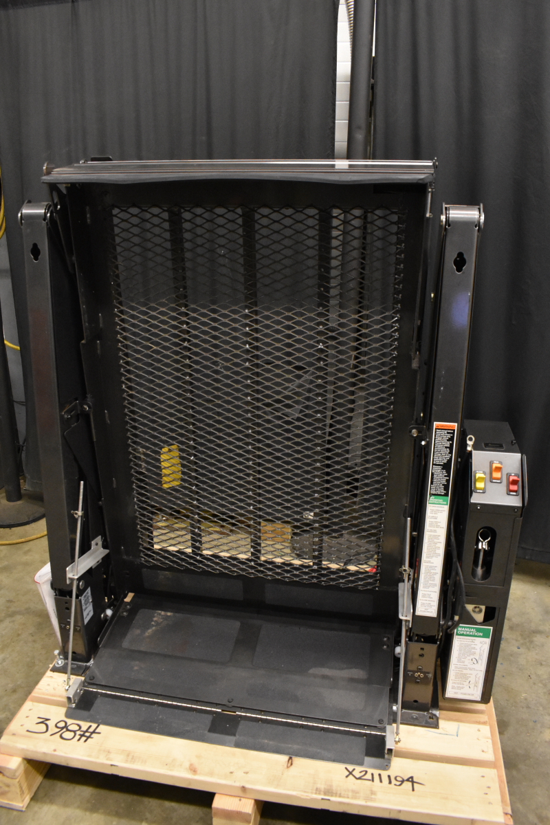 Braun NL955SE Millennium 2 Series Wheelchair Lift