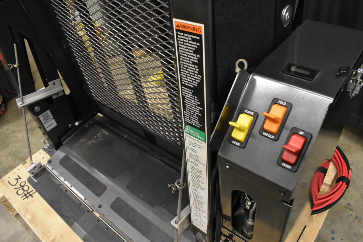 Braun NL955SE Millennium 2 Series Wheelchair Lift