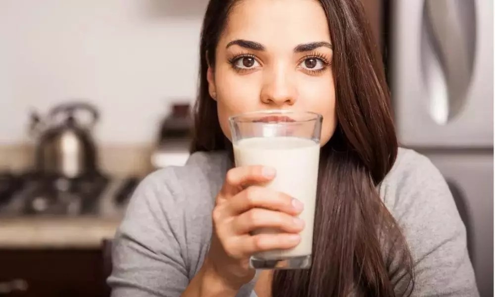 Milk పాలు తాగితే బరువు పెరుగుతారా..! అసలు నిజమేంటి..? Do you Gain