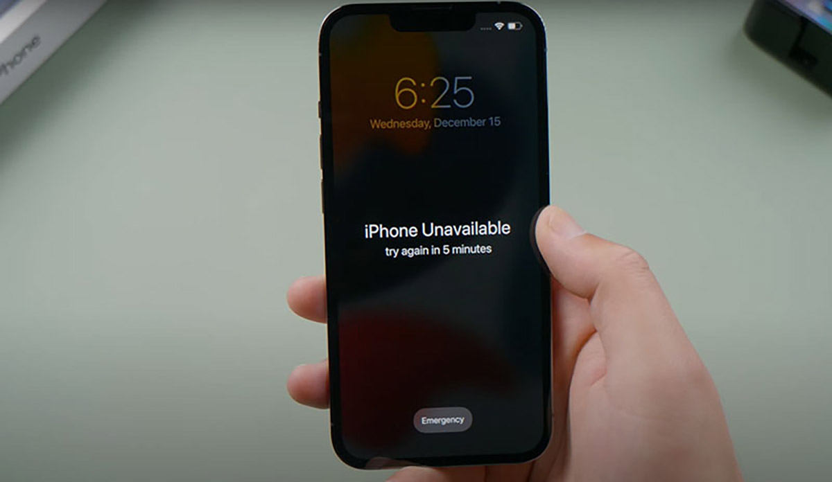 How to Fix ‘iPhone Unavailable’ With or Without Computer - Hongkiat