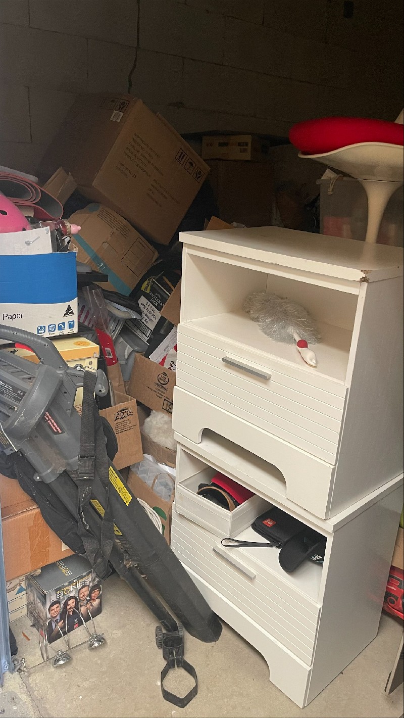 National Storage Auction 17122936523553