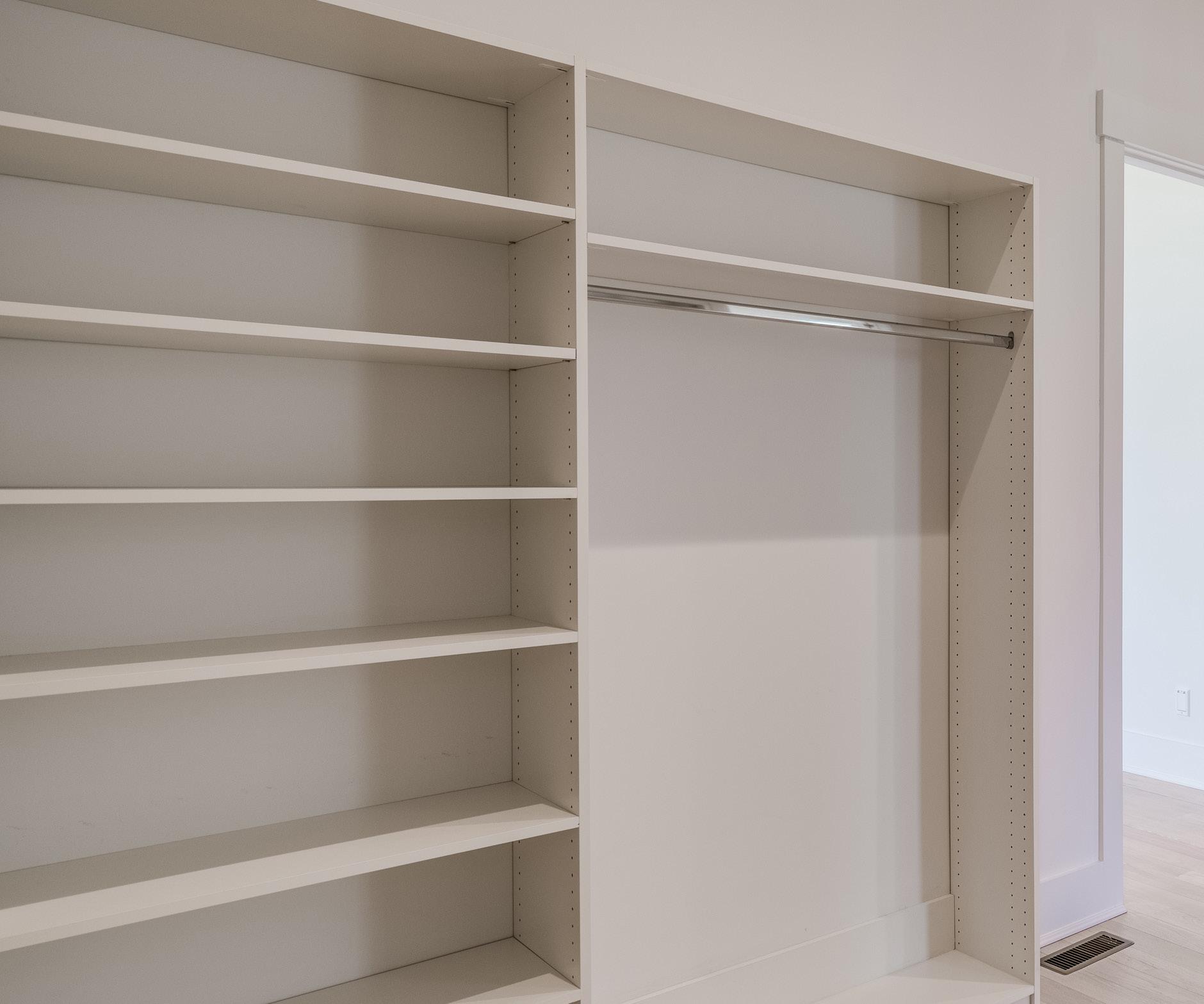 Eagle's Landing Dix Hills, New York by Daniel Gale Sotheby's