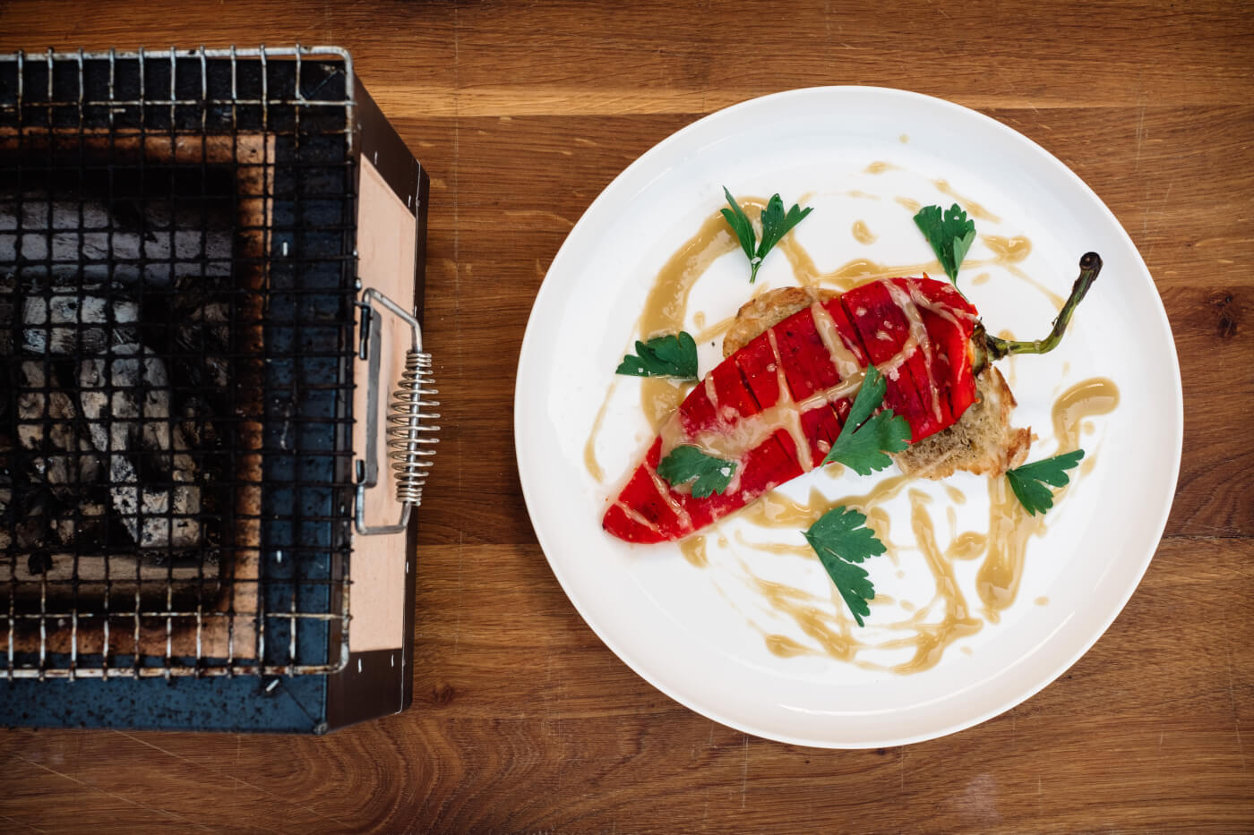 Kitchen Guerilla Rote Spitzpaprika auf Ciabatta mit TahiniSauce