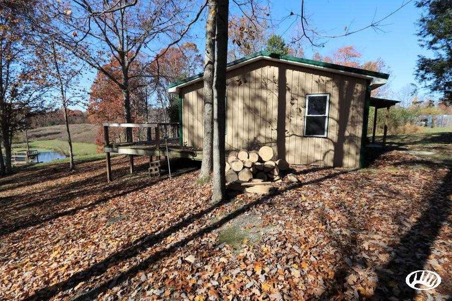 Secluded Cabin With Pond In Northern Kentucky