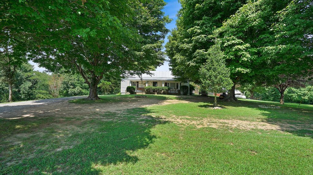 15.94 acres in Cheatham County, Tennessee