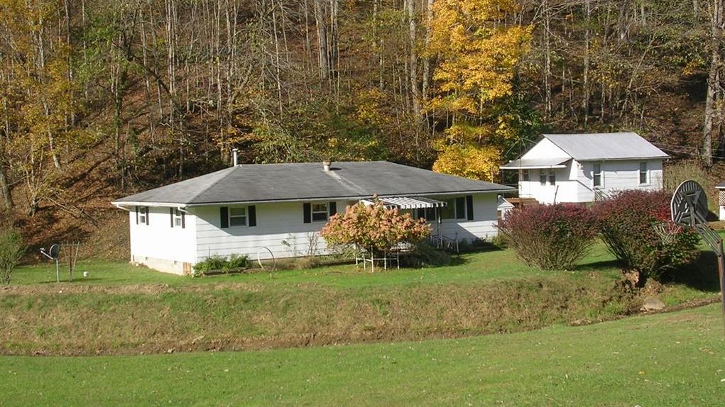 1.25 acres in Gilmer County, West Virginia