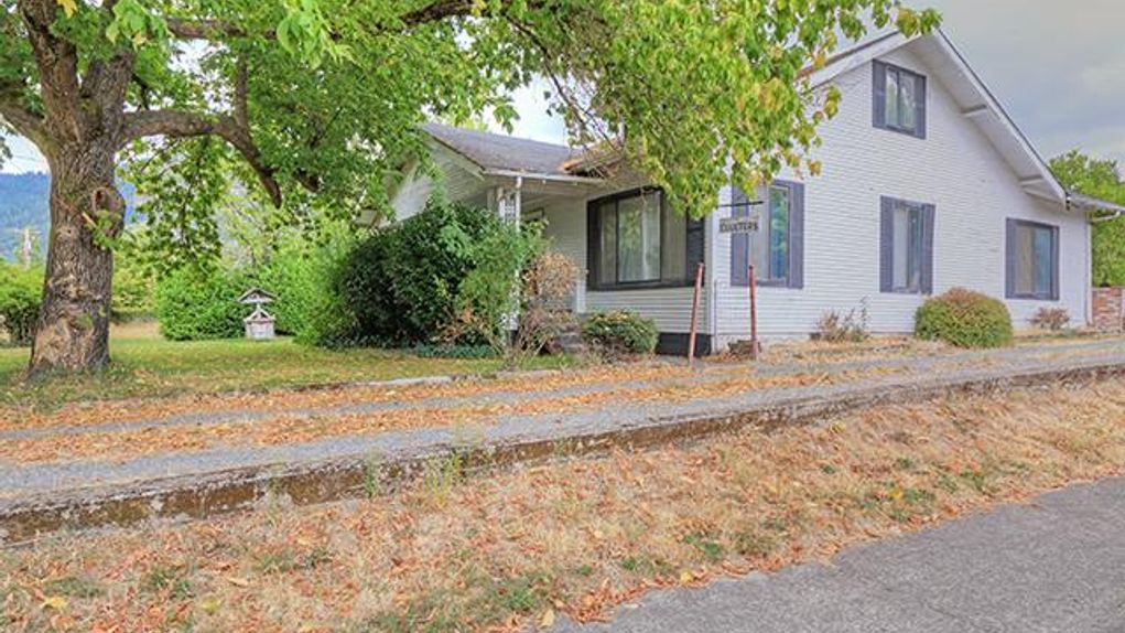 1920 Cloverlawn Drive, Grants Pass, OR 97527