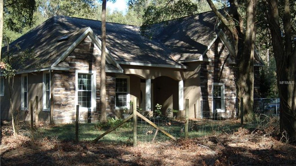 2.5 acres in Volusia County, Florida