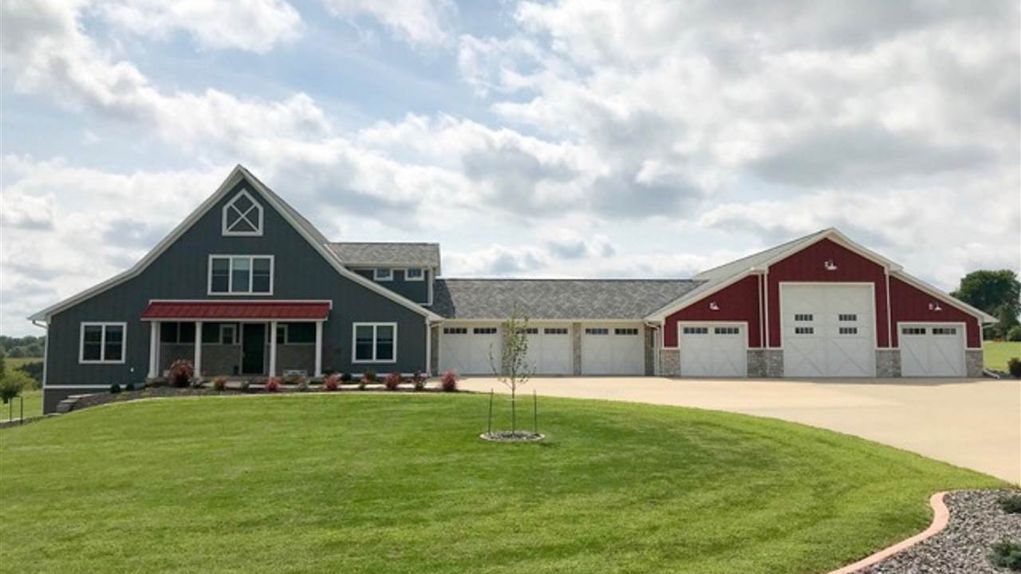 4.11 acres in Dubuque County, Iowa