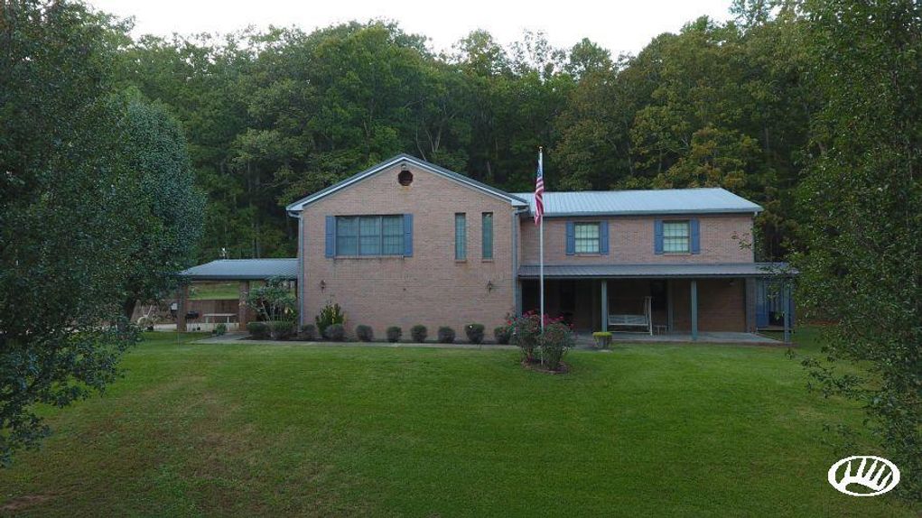 Beautiful Homestead With Multiple Buildings In Northern AL