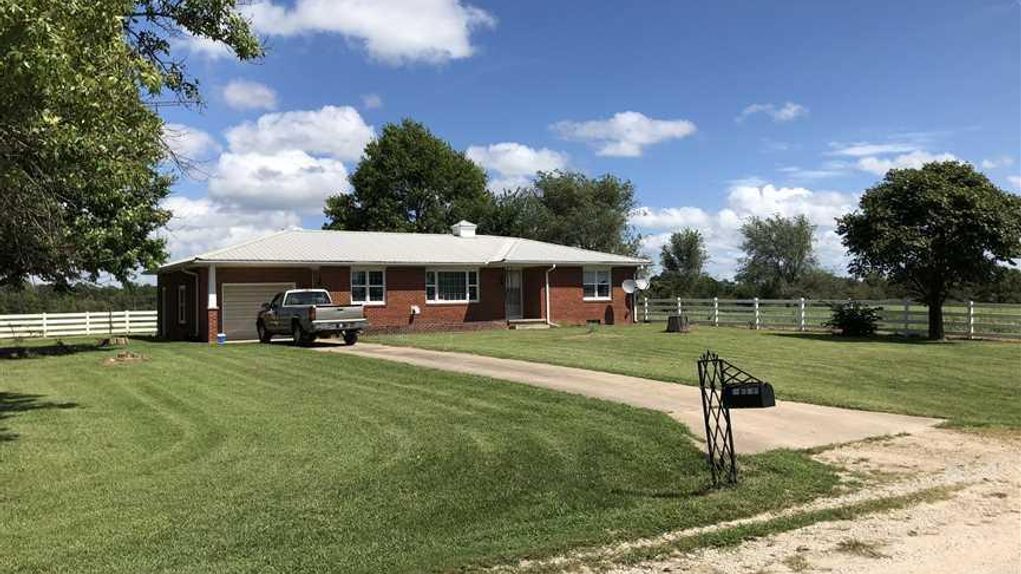 Country Home on 5+/ Acres Henry County MO (OWNER FINANCE) available!