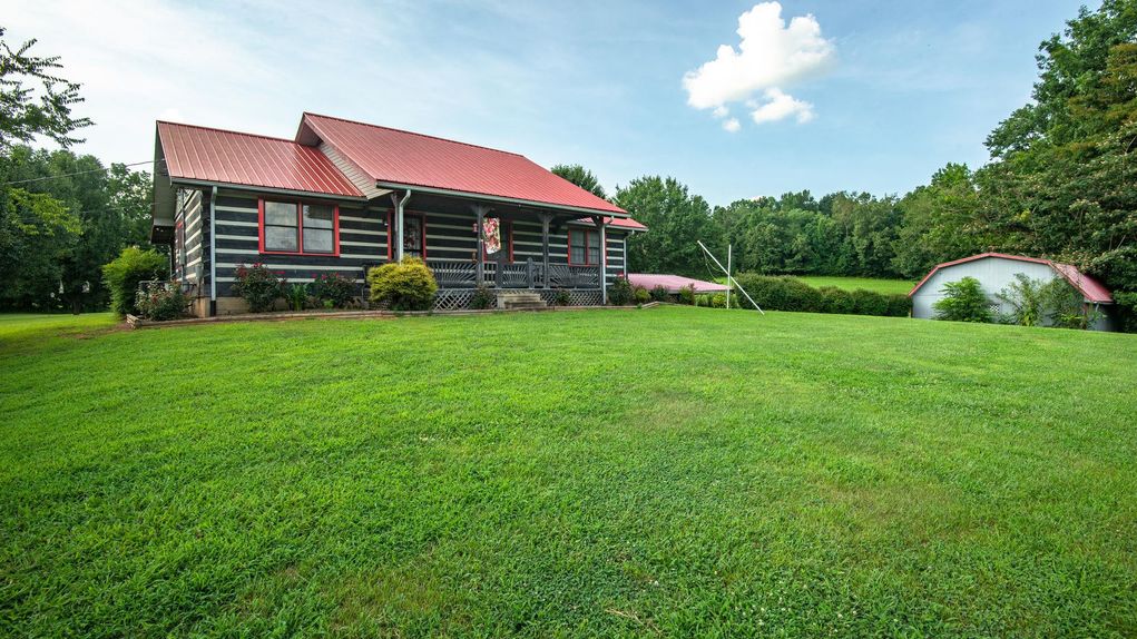 5 acres in Dickson County, Tennessee