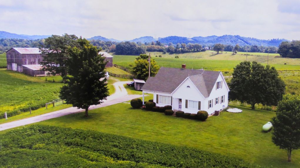 72 Thomas Lane, Vanceburg, KY 41179