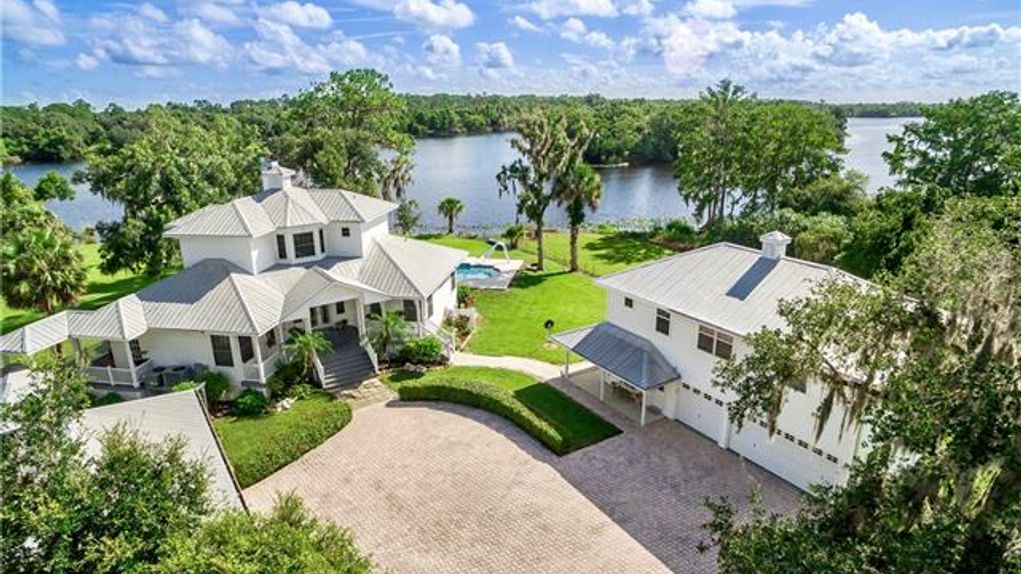 2.1 acres in Lee County, Florida