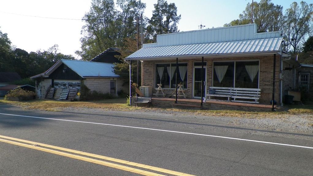 0.8 acres in Macon County, Tennessee