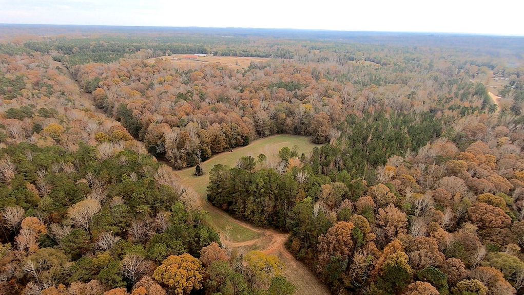 445 acre high fence preserve 25 minutes from Auburn,AL