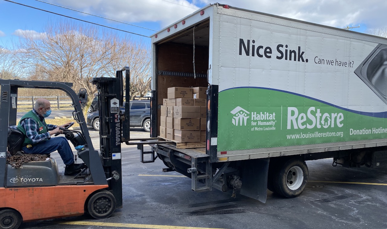 Louisville hardware store donates 10K in paint to Habitat for Humanity